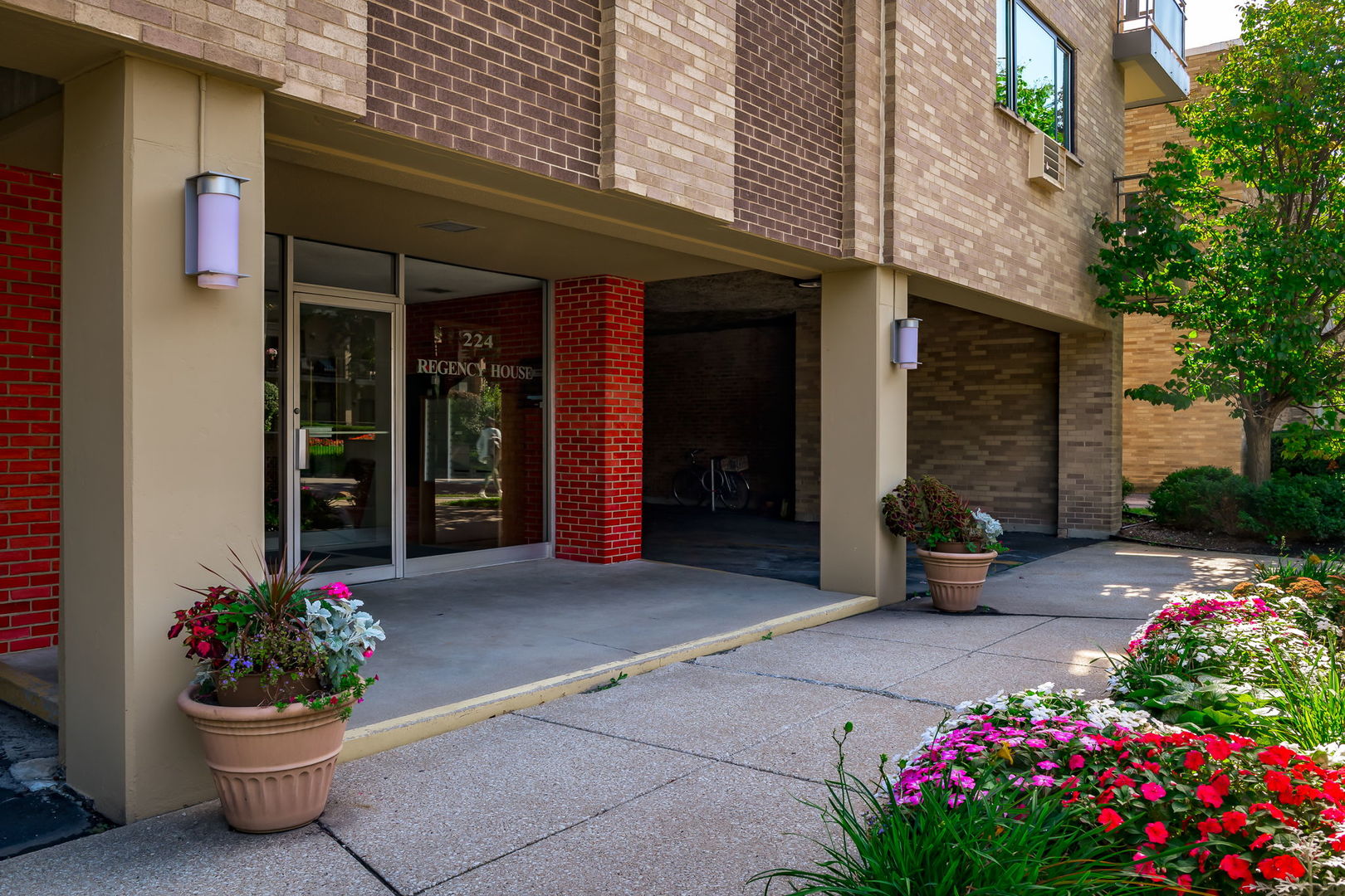 224 N Kenilworth Avenue 2B