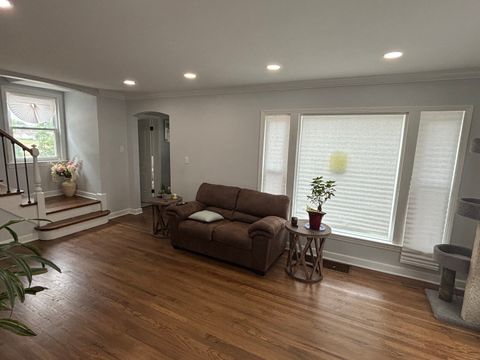 Tiny photo for 2337 Kensington Avenue, Westchester, IL 60154 (MLS # 12464031)