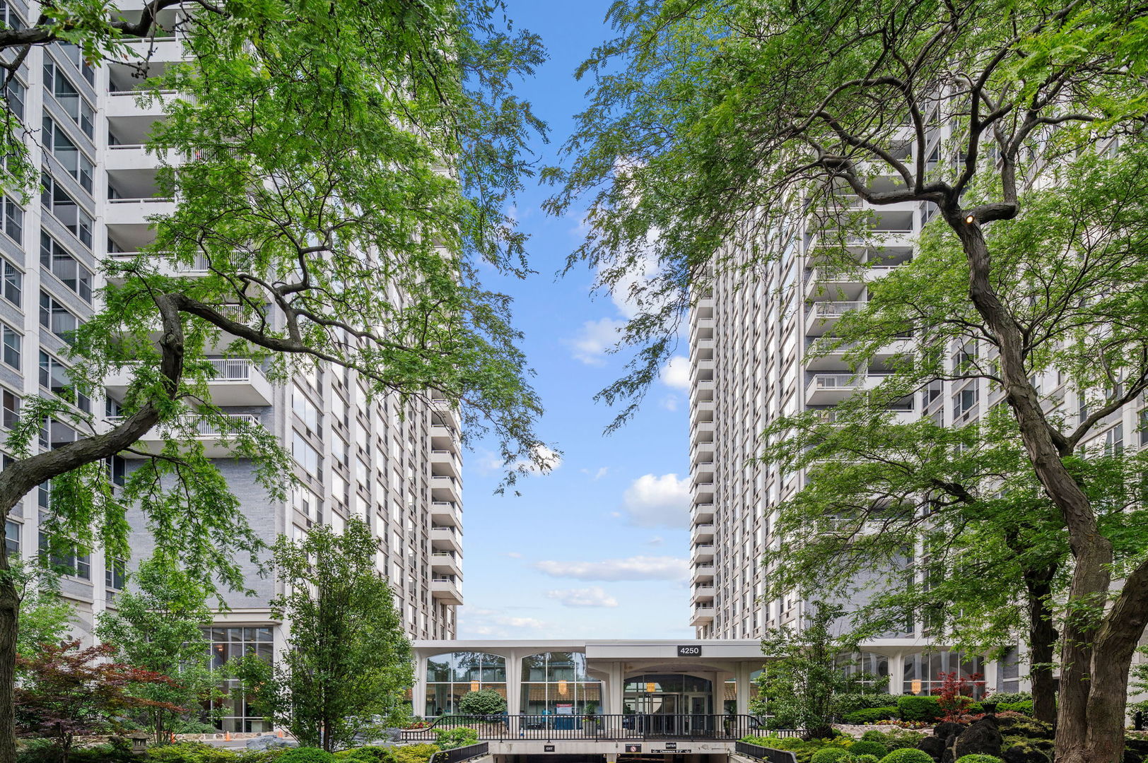 4250 N Marine Drive 2606