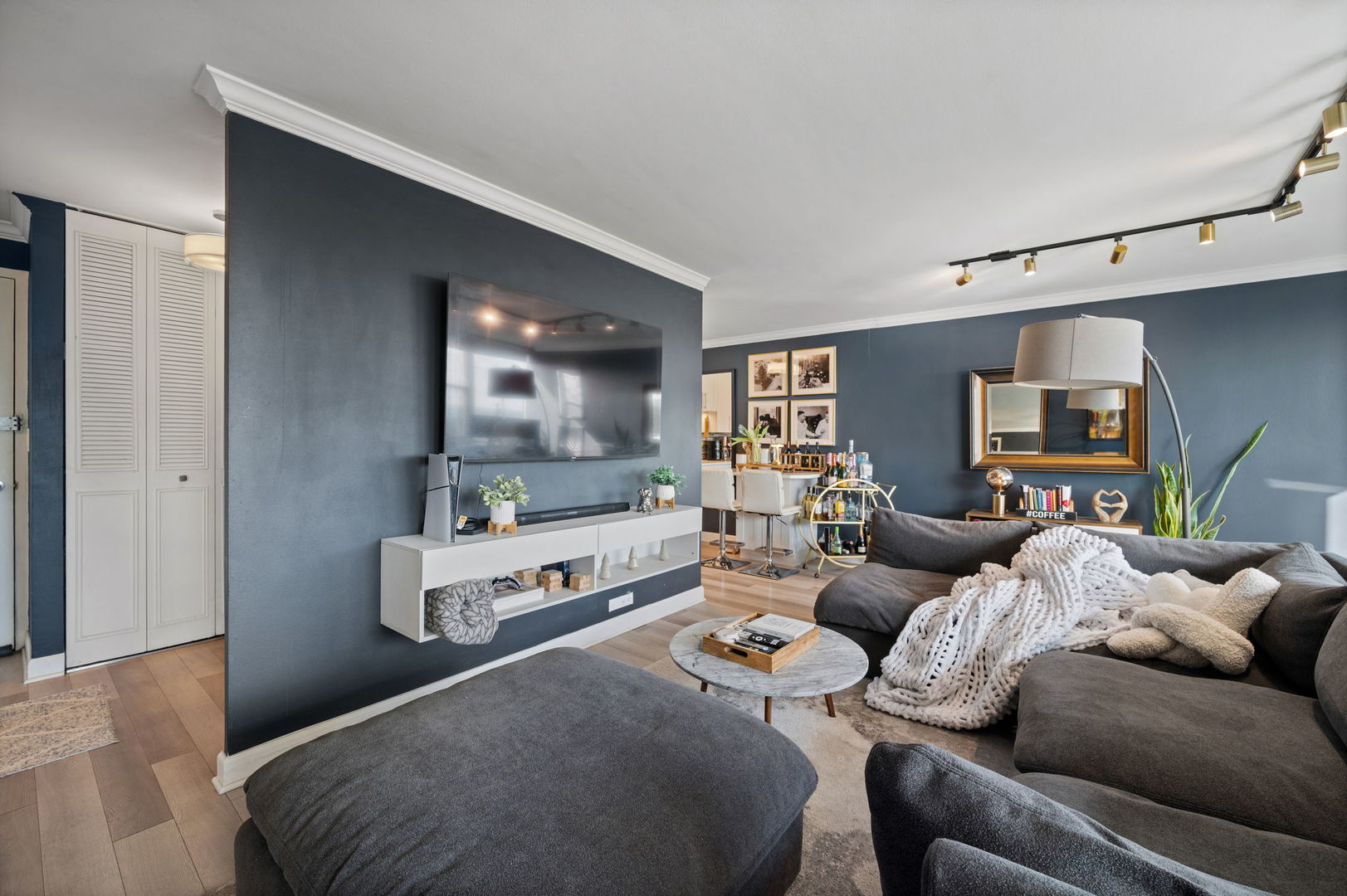 4250 N Marine Drive 2606