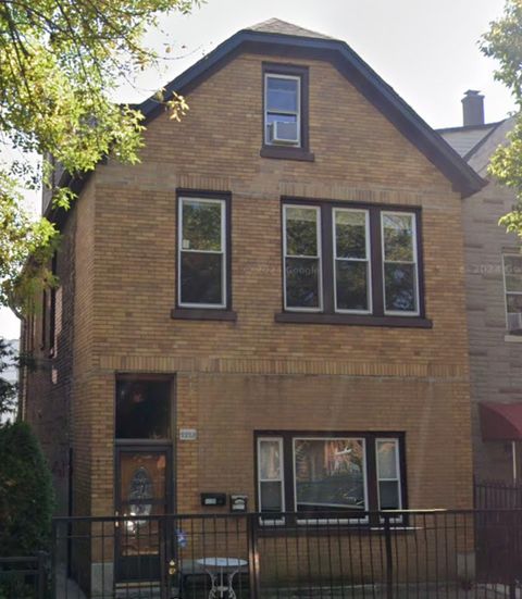 2223 W Erie Street 3 Chicago IL 60612