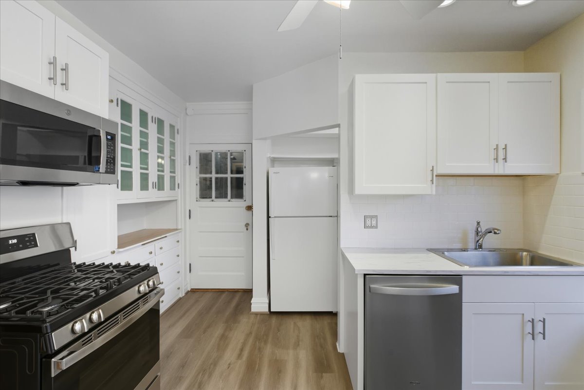 1507 Dobson Street 3