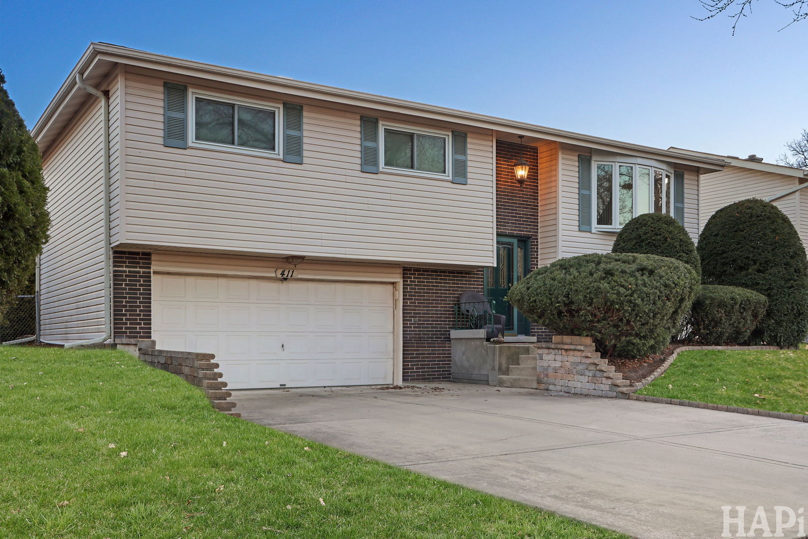 411 W Diversey Avenue