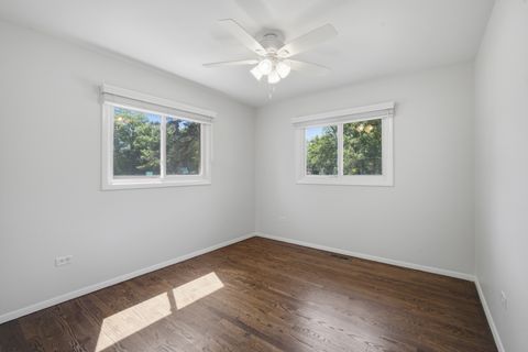 Tiny photo for 254 Dunbar Road, Mundelein, IL 60060 (MLS # 12663431)