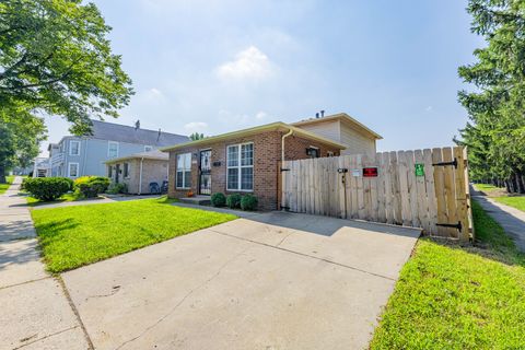 Tiny photo for 7747 W 62nd Street, Summit, IL 60501 (MLS # 12496826)