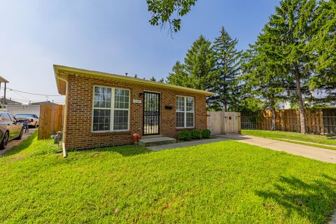 Tiny photo for 7747 W 62nd Street, Summit, IL 60501 (MLS # 12496826)