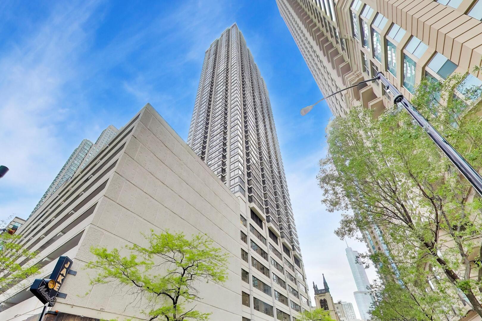 30 E Huron Street 4007