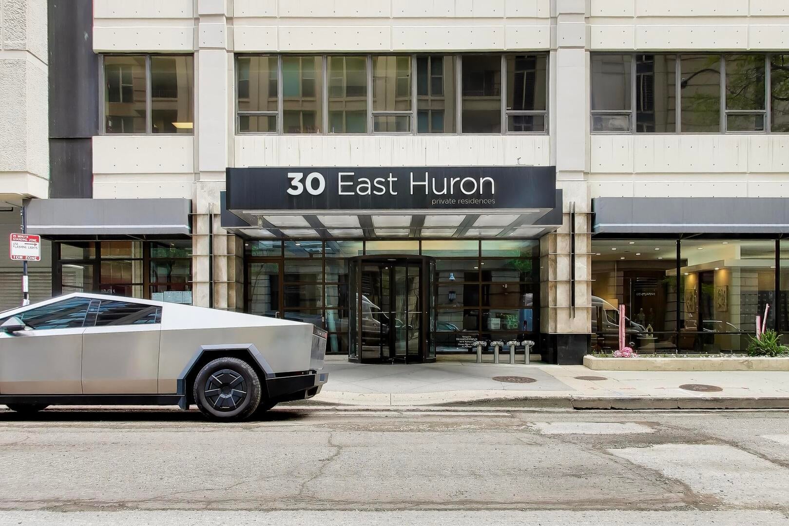 30 E Huron Street 4007