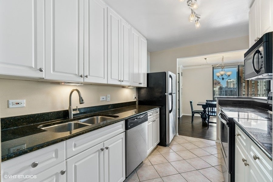 70 W HURON Street 1002