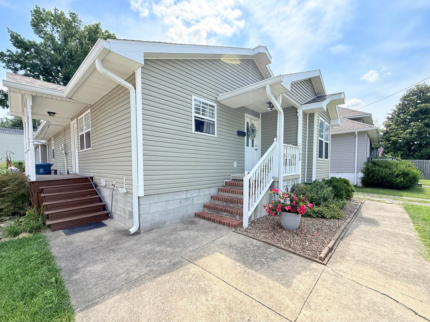109 W College Street