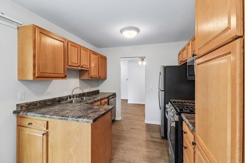 Tiny photo for 1102 Woodbury Lane #D1, Wheeling, IL 60090 (MLS # 12651703)