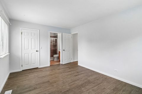 Tiny photo for 1102 Woodbury Lane #D1, Wheeling, IL 60090 (MLS # 12651703)