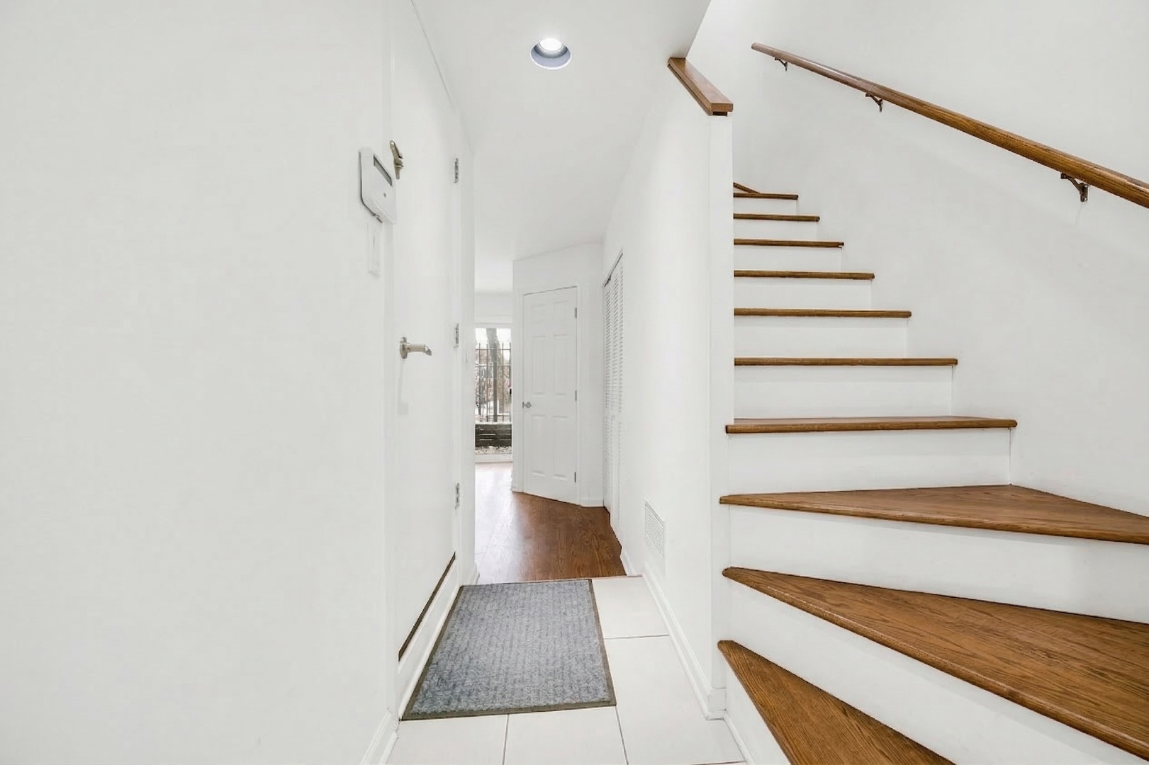 2801 N Wolcott Avenue G