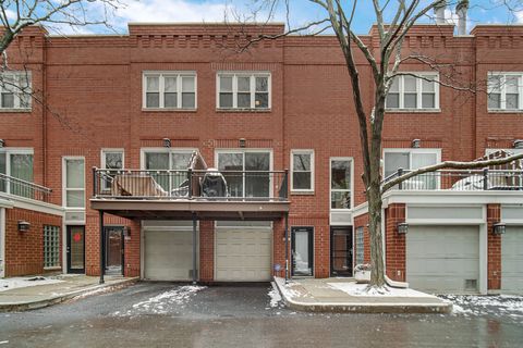 2801 N Wolcott Avenue G Chicago IL 60657