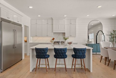 Tiny photo for 6542 Pelican Street, Bettendorf, IA 52722 (MLS # 12572619)