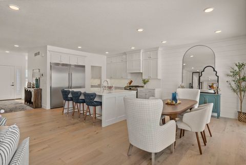 Tiny photo for 6542 Pelican Street, Bettendorf, IA 52722 (MLS # 12572619)