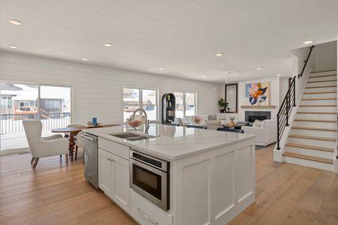 Tiny photo for 6542 Pelican Street, Bettendorf, IA 52722 (MLS # 12572619)