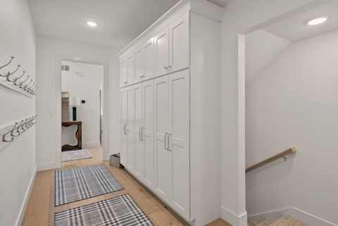 Tiny photo for 6542 Pelican Street, Bettendorf, IA 52722 (MLS # 12572619)