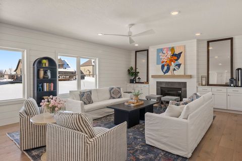 Tiny photo for 6542 Pelican Street, Bettendorf, IA 52722 (MLS # 12572619)