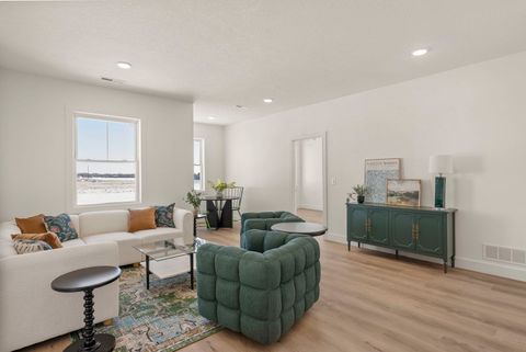 Tiny photo for 6542 Pelican Street, Bettendorf, IA 52722 (MLS # 12572619)