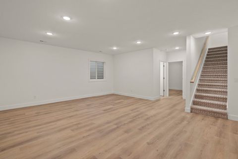 Tiny photo for 6542 Pelican Street, Bettendorf, IA 52722 (MLS # 12572619)