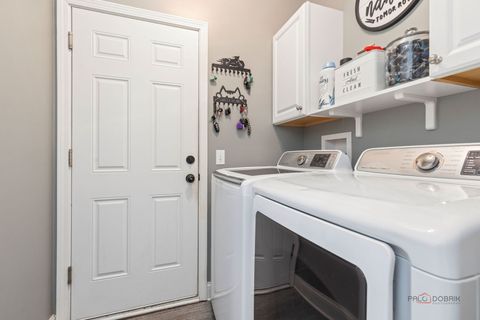 Tiny photo for 943 Chesapeake Boulevard, Grayslake, IL 60030 (MLS # 12516163)