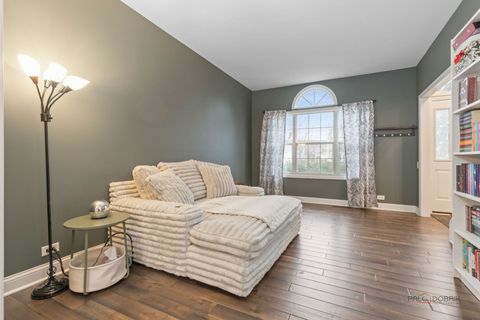 Tiny photo for 943 Chesapeake Boulevard, Grayslake, IL 60030 (MLS # 12516163)