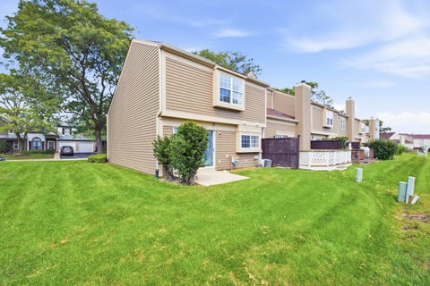 Tiny photo for 129 Crab Tree Drive, Westmont, IL 60559 (MLS # 12712419)