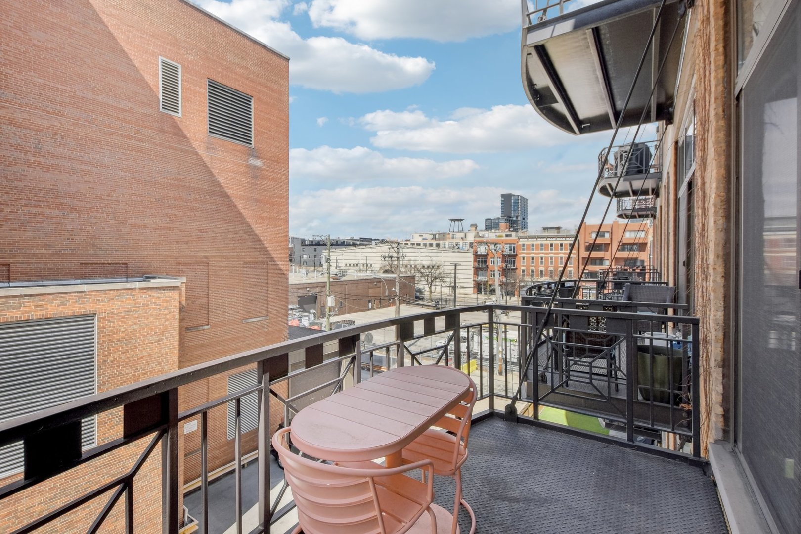 1330 W Monroe Street 315