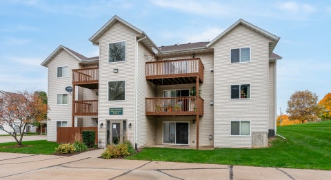 Photo of 4600 Grand Avenue #C1, Davenport, IA 52807 (MLS # 12797654)