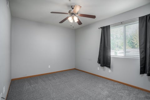 Tiny photo for 4600 Grand Avenue #C1, Davenport, IA 52807 (MLS # 12797654)