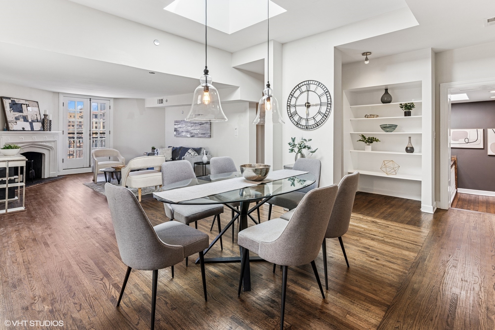 550 W SURF Street 524