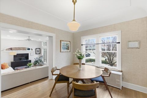 Tiny photo for 940 Bonnie Brae Place, River Forest, IL 60305 (MLS # 12574856)