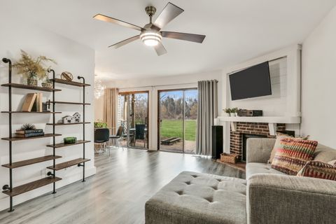 Tiny photo for 5231 Rockpointe Court #5231, Gurnee, IL 60031 (MLS # 12569924)