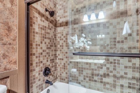 Tiny photo for 5231 Rockpointe Court #5231, Gurnee, IL 60031 (MLS # 12569924)