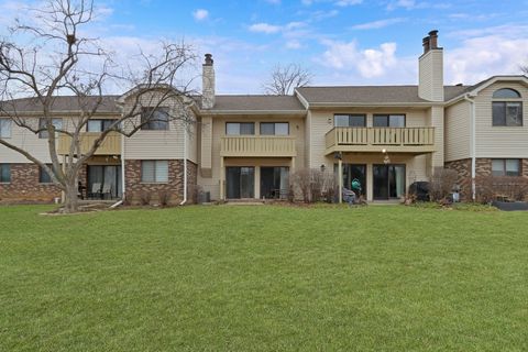 Tiny photo for 5231 Rockpointe Court #5231, Gurnee, IL 60031 (MLS # 12569924)