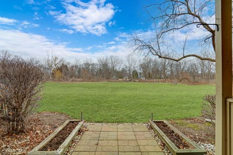 Tiny photo for 5231 Rockpointe Court #5231, Gurnee, IL 60031 (MLS # 12569924)