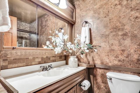 Tiny photo for 5231 Rockpointe Court #5231, Gurnee, IL 60031 (MLS # 12569924)