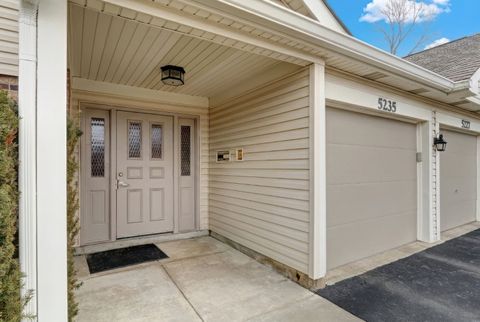 Tiny photo for 5231 Rockpointe Court #5231, Gurnee, IL 60031 (MLS # 12569924)