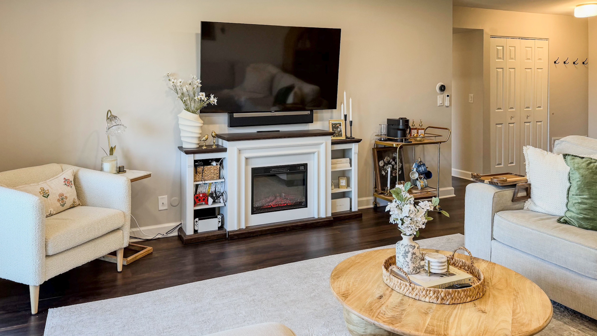 250 W Parliament Place 301