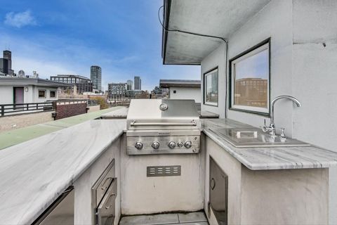 Tiny photo for 448 N Carpenter Street #J, Chicago, IL 60642 (MLS # 12526700)