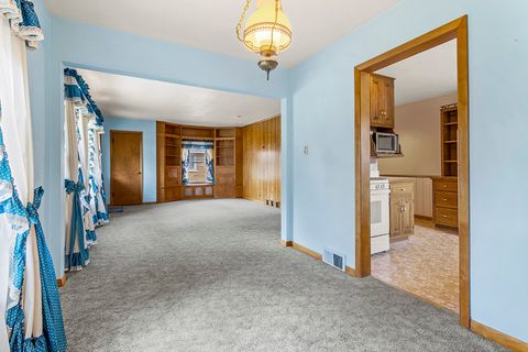 Tiny photo for 17223 69th Avenue, Tinley Park, IL 60477 (MLS # 12431537)