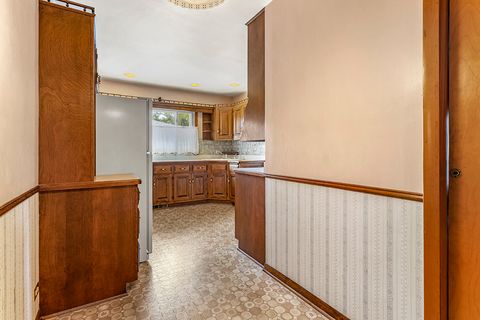 Tiny photo for 17223 69th Avenue, Tinley Park, IL 60477 (MLS # 12431537)