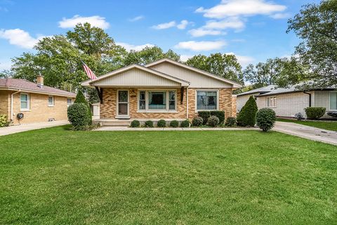 Photo of 17223 69th Avenue, Tinley Park, IL 60477 (MLS # 12431537)