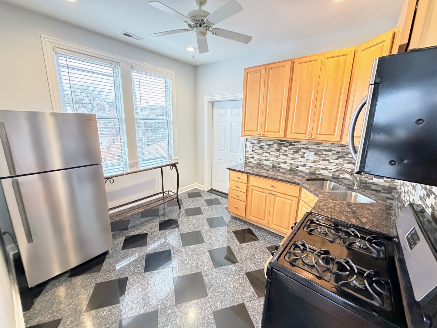 2326 N KOSTNER Avenue 2