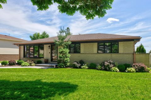 Tiny photo for 511 Wingate Drive, Schaumburg, IL 60193 (MLS # 12689185)