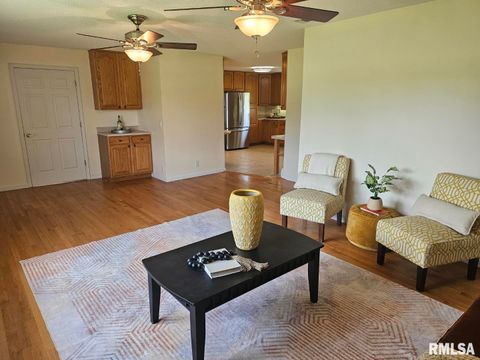 Tiny photo for 16485 E ROBIN Road, Mt Vernon, IL 62864 (MLS # EB458279)