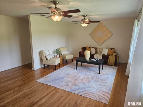 Tiny photo for 16485 E ROBIN Road, Mt Vernon, IL 62864 (MLS # EB458279)