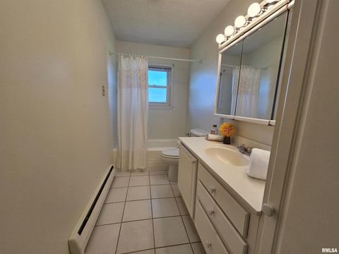 Tiny photo for 16485 E ROBIN Road, Mt Vernon, IL 62864 (MLS # EB458279)