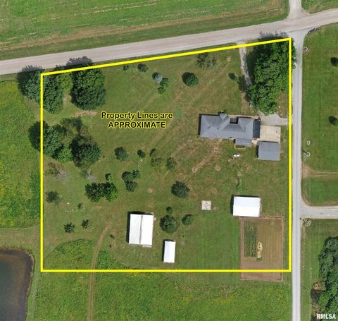 Tiny photo for 16485 E ROBIN Road, Mt Vernon, IL 62864 (MLS # EB458279)